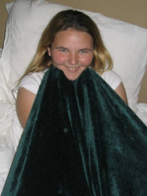 cute_pic_w_da_green_blanky.jpg